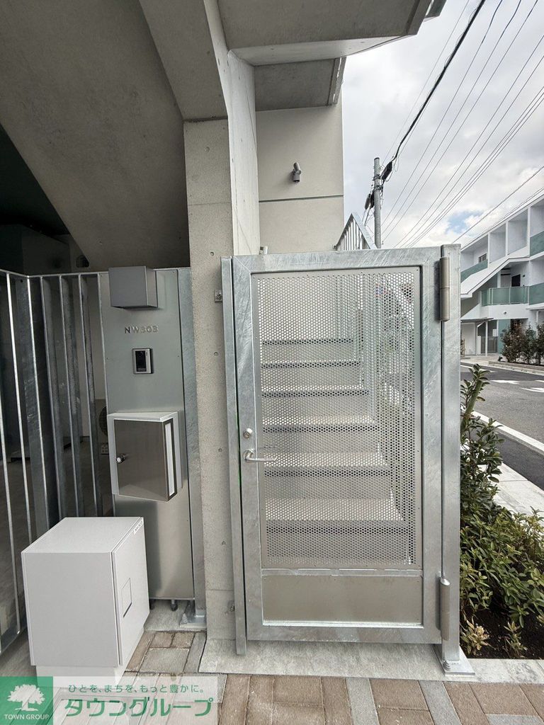 エントランス　お部屋探しはタウンハウジングへ♪