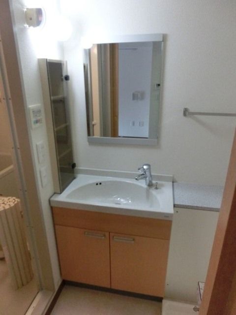 洗面設備　★独立洗面台付きで朝の忙しい時間も便利★