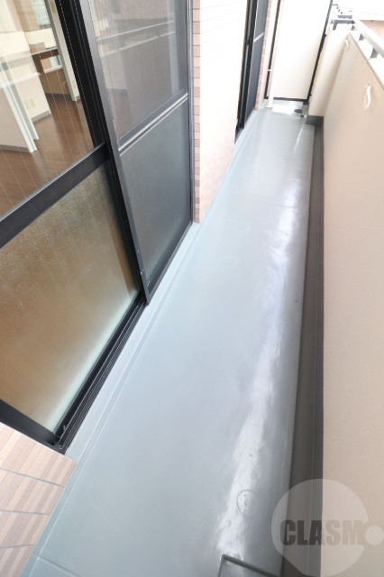 バルコニー　広々としたバルコニー