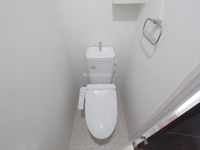 トイレ　温水洗浄暖房便座付トイレ