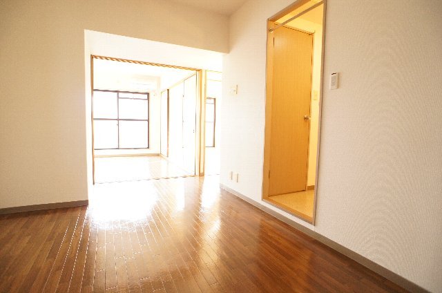 居室・リビング　明るい室内♪