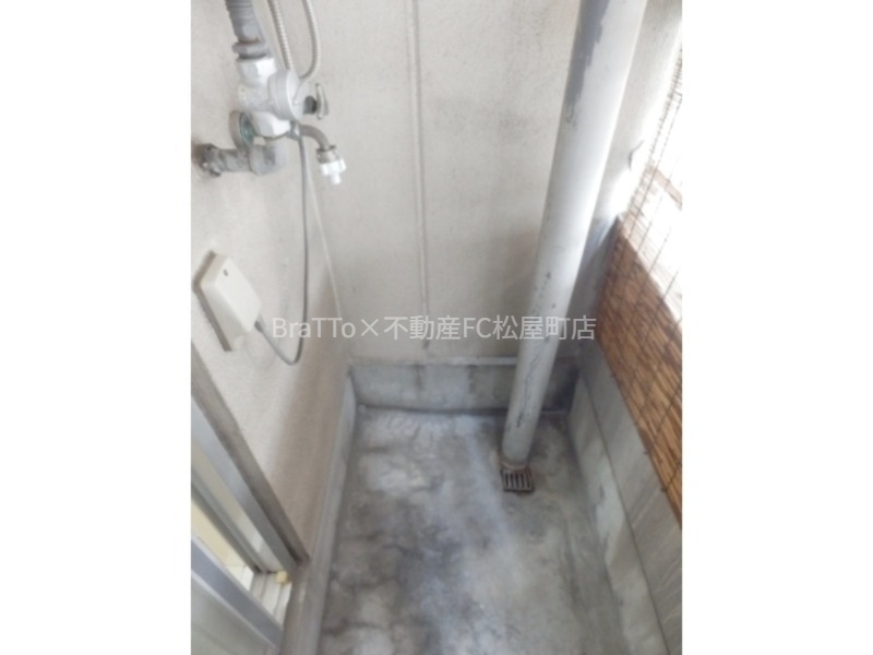 バルコニー　バルコニー（洗濯機置き場）