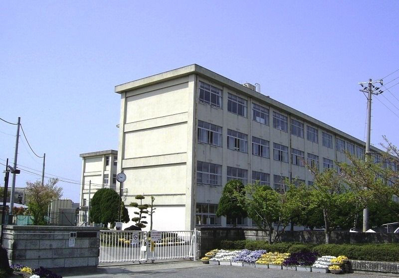 中学校　平岡中学校（中学校）まで3893m