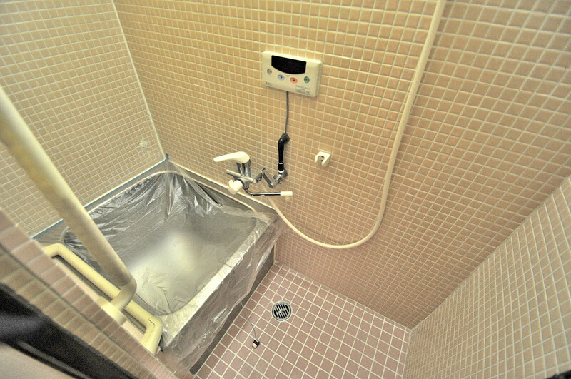 バス・シャワールーム　趣きのあるお風呂ですが風炉釜の保温性がとても高いんですよー