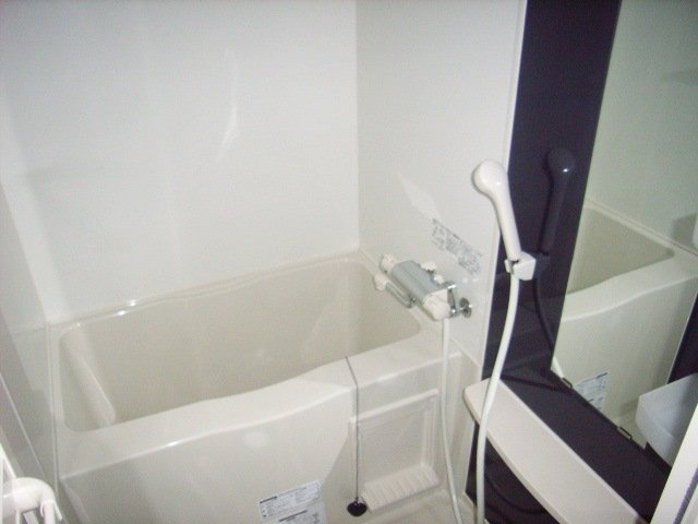 バス・シャワールーム　同物件、別号室のものです。