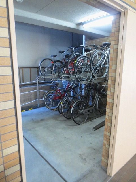 その他共有部分　★屋根付き駐輪場です★