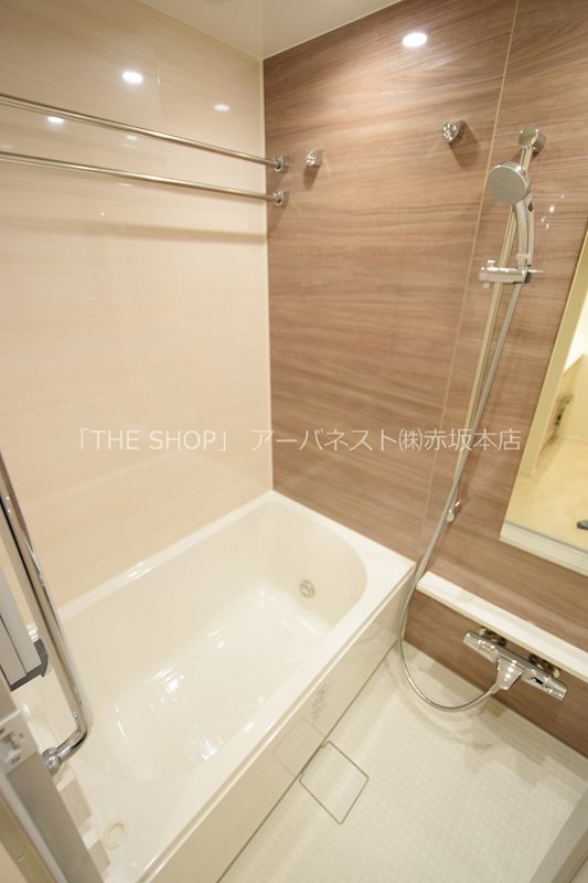 バス・シャワールーム　ミスト機能付き浴室乾燥機・追い炊きつき