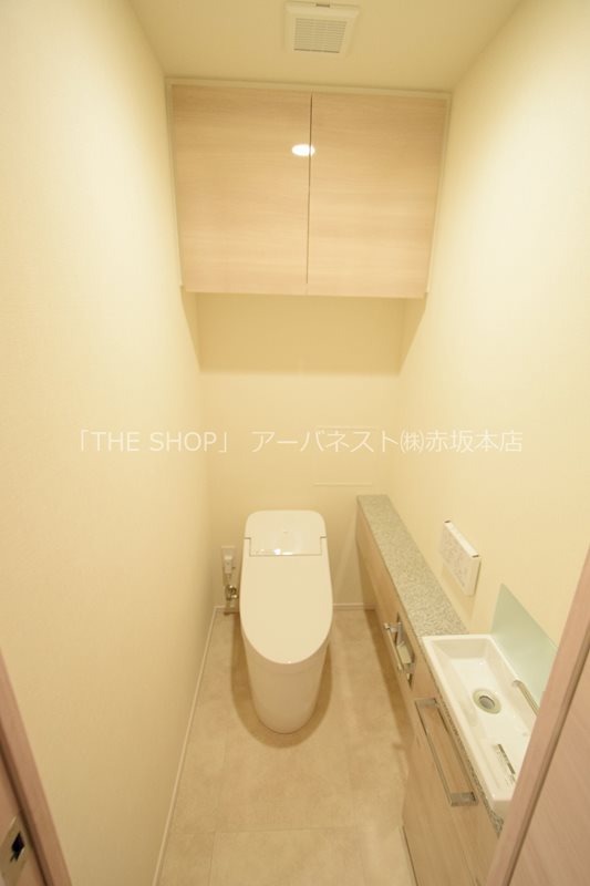 トイレ　タンクレストイレ