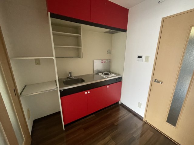 キッチン　同物件別号室の写真です。