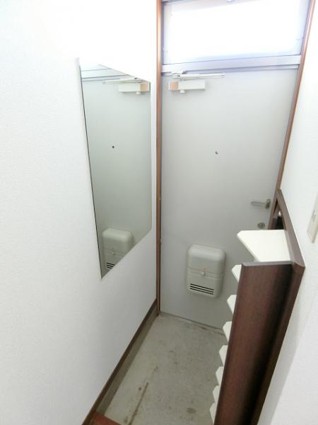 玄関　写真は別のお部屋のイメージです　現況優先