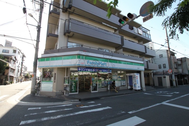 コンビニ　ファミリーマート長居西店（コンビニ）まで146m