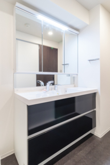 洗面設備　※写真は同タイプ住戸です。