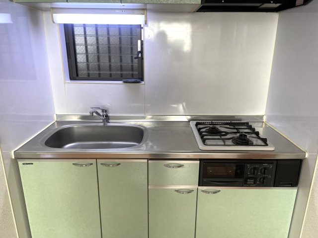 キッチン　グリル付きで料理の幅も広がります♪