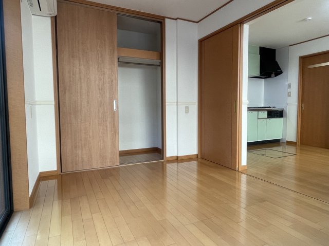 収納　奥行きのある収納付きです♪