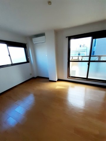 居室・リビング　ゆったり過ごせる居間です