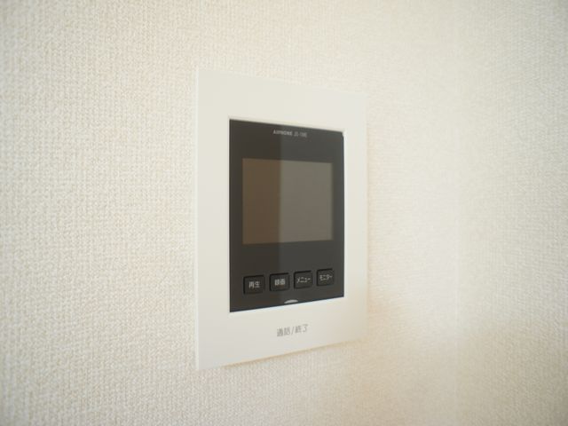 セキュリティ　訪問者の確認ができるTVドアホン付きです♪