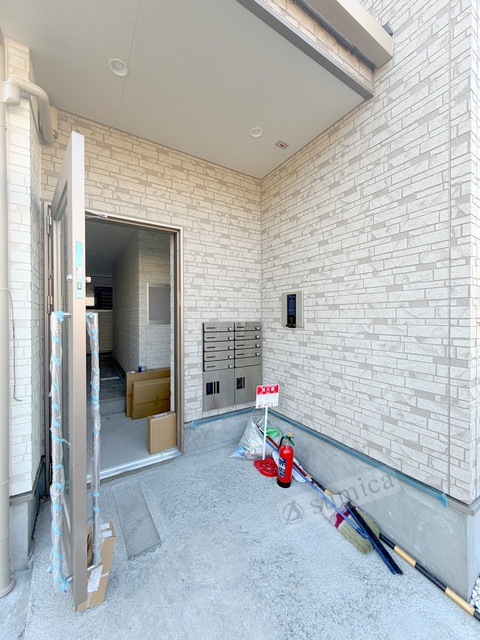 エントランス　明るいエントランスであなたのお帰りをお待ちします＾＾