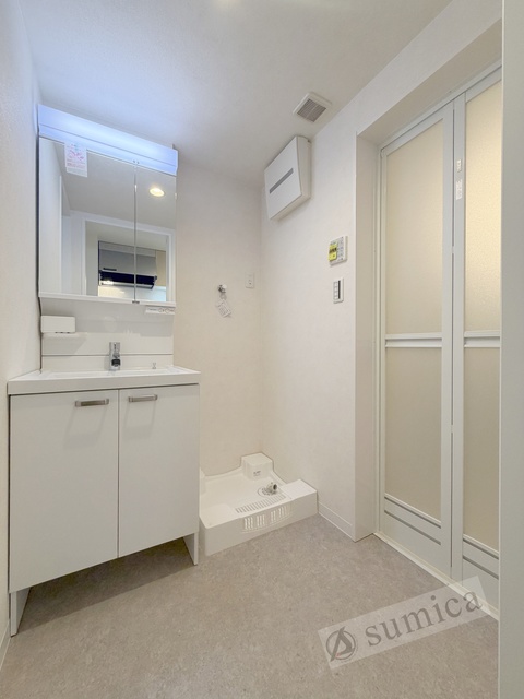 洗面設備　洗面脱衣所付き！独立洗面台が便利です♪♪