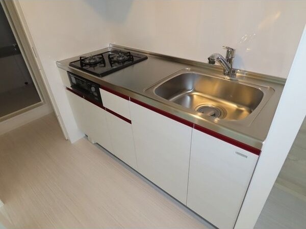 キッチン　作業台との一体感が嬉しいシステムキッチン付きです♪