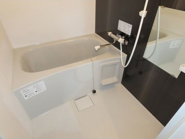 バス・シャワールーム　ゆったりとした浴槽で快適バスタイム♪