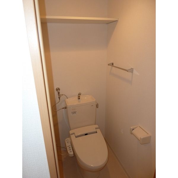 トイレ　清潔感のあるトイレです