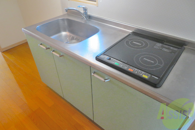 キッチン　システムキッチンの仕様になっておりますので使いやすいですねー