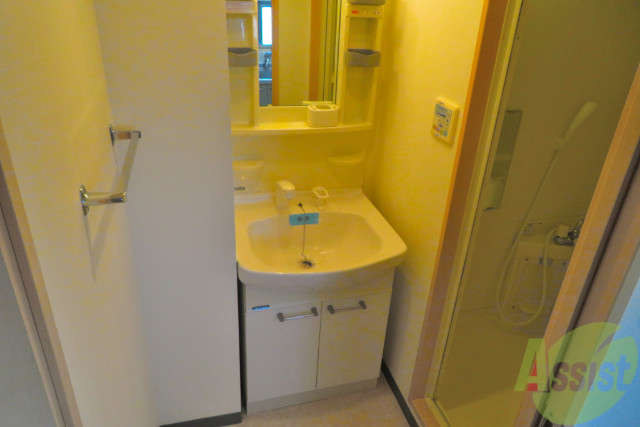 洗面設備　洗面所は独立しており、快適に使用出来ます。困らないですねー。