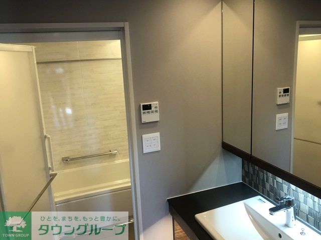 洗面設備　※写真は同タイプ住戸です。