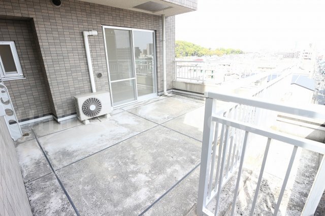 バルコニー　ルーフバルコニー付きで採光＆風通し良好！