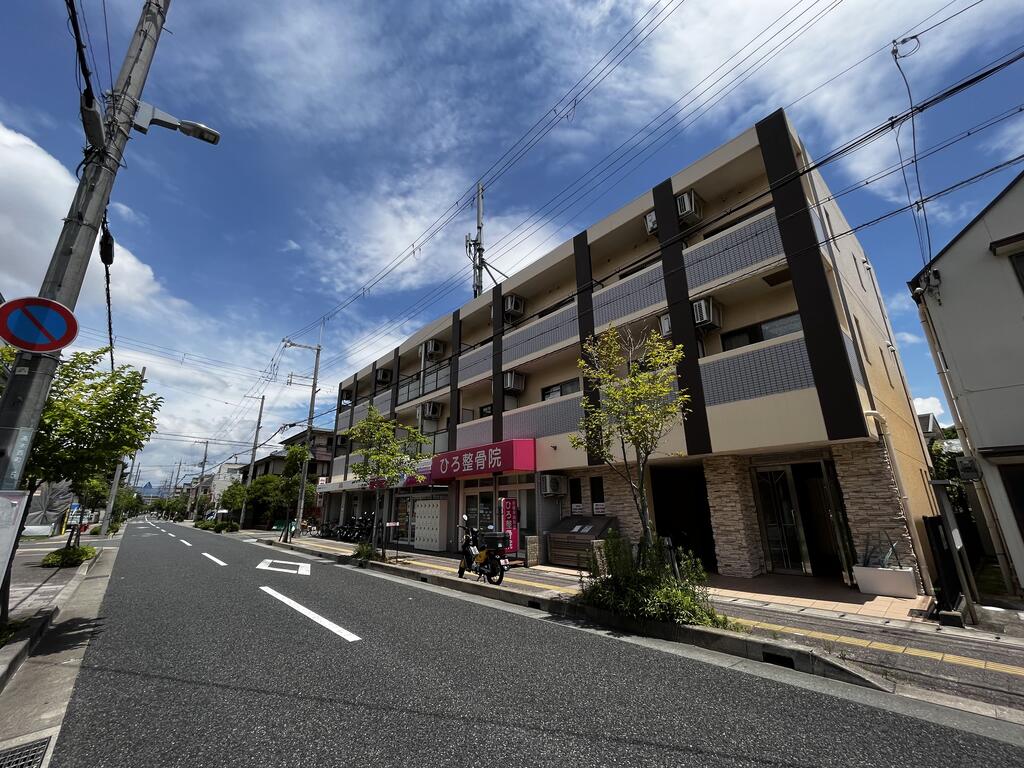 建物外観　オートロック付きのマンションです♪