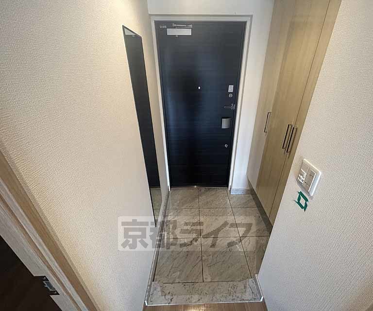 玄関　玄関収納あります。