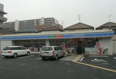 コンビニ　ローソン 戸田新曽小玉（コンビニ）まで646m