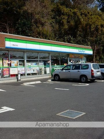 コンビニ　ファミリーマート千葉稲丘町店（コンビニ）まで426m