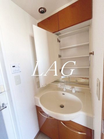 洗面設備　独立洗面台です。