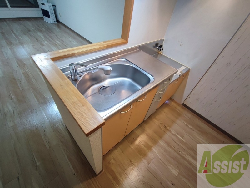 キッチン　キッチンは調理スペースもあり料理がはかどりそうです。