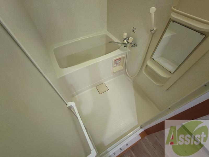 バス・シャワールーム　お風呂になります。一日の疲れを癒してくださいね。