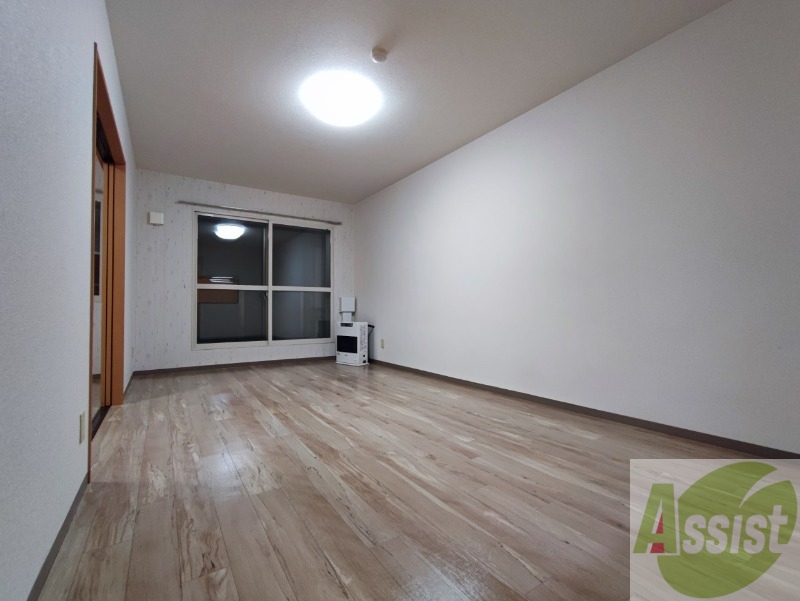 居室・リビング　広くてキレイなお部屋が広がっていて、充実した生活が送れそう。