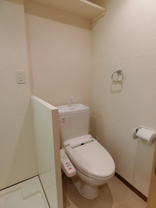 トイレ　温水洗浄便座