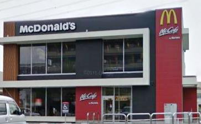 飲食店　マクドナルド あざみ野ガーデンズ店（飲食店）まで501m