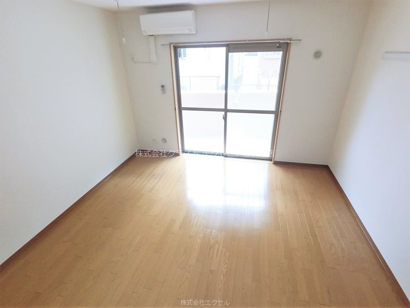 居室・リビング　フローリング仕様のお部屋