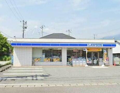 コンビニ　ローソン 富士中里店（コンビニ）まで382m