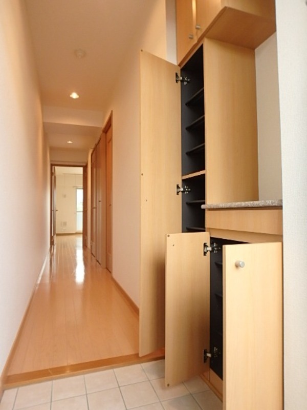 玄関　図面と現状に相違がある場合には現状を優先