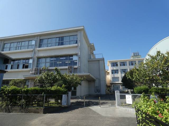 小学校　川崎小学校（小学校）まで821m