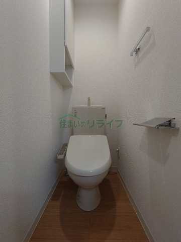 トイレ　別部屋の参考写真となります