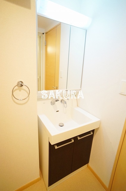 洗面設備　身支度に欠かせない独立洗面台♪