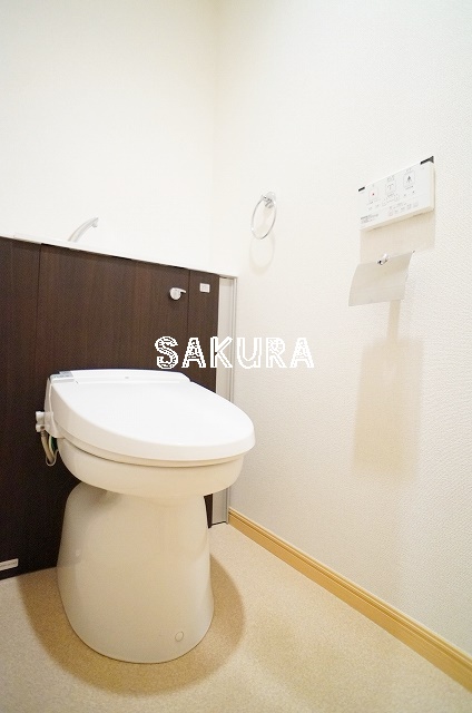 トイレ　嬉しい温水洗浄便座♪