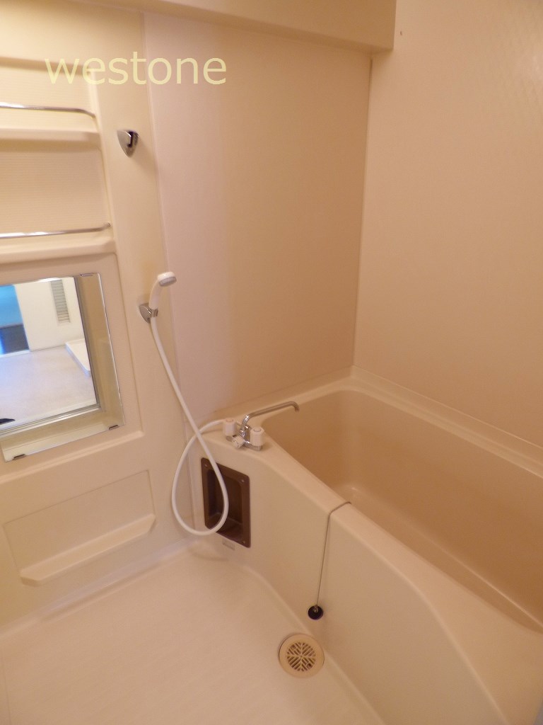 バス・シャワールーム　広い浴室