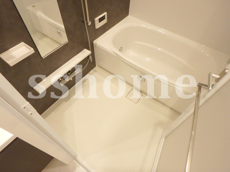 バス・シャワールーム　広々浴槽