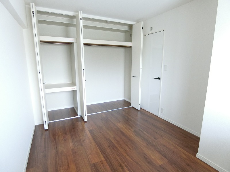 その他部屋・スペース　写真は同型物件のものです。色やデザインが異なる場合がございま