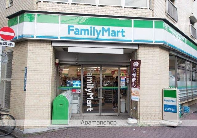コンビニ　ファミリーマート（コンビニ）まで189m